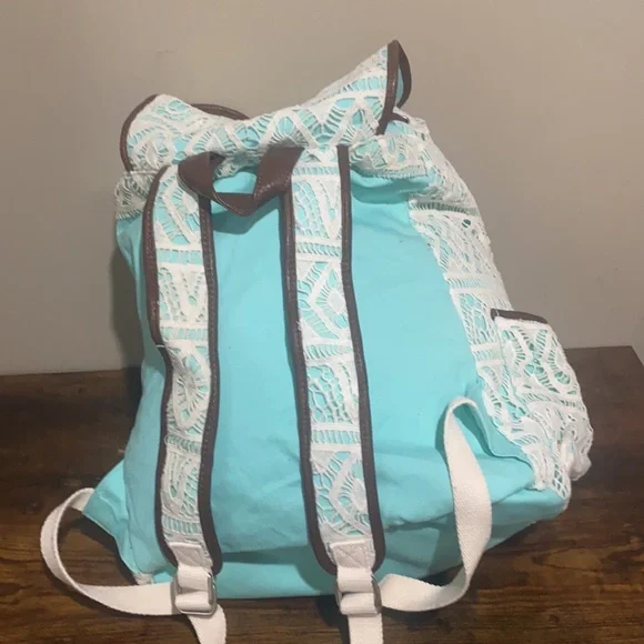 Aero Backpack - Picture 2 of 2